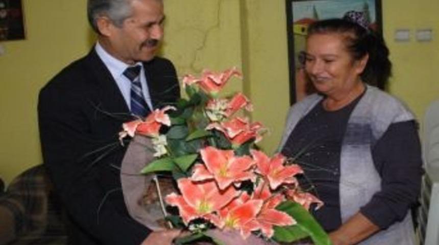 Depremin Hatice Öğretmeni Unutulmadı