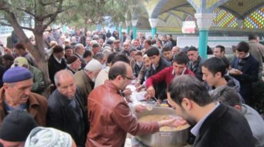 Kardelen&rsquo;den Vatandaşa Aşure Ikramı