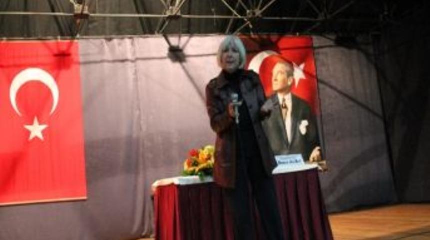 Gazeteci-yazar Banu Avar&rsquo;a Sel&ccedil;uk&rsquo;ta B&uuml;y&uuml;k İlgi