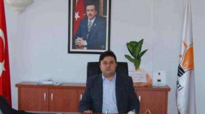 Kula Ak Parti, &Ouml;ğretmenler G&uuml;n&uuml;'n&uuml; Kutladı