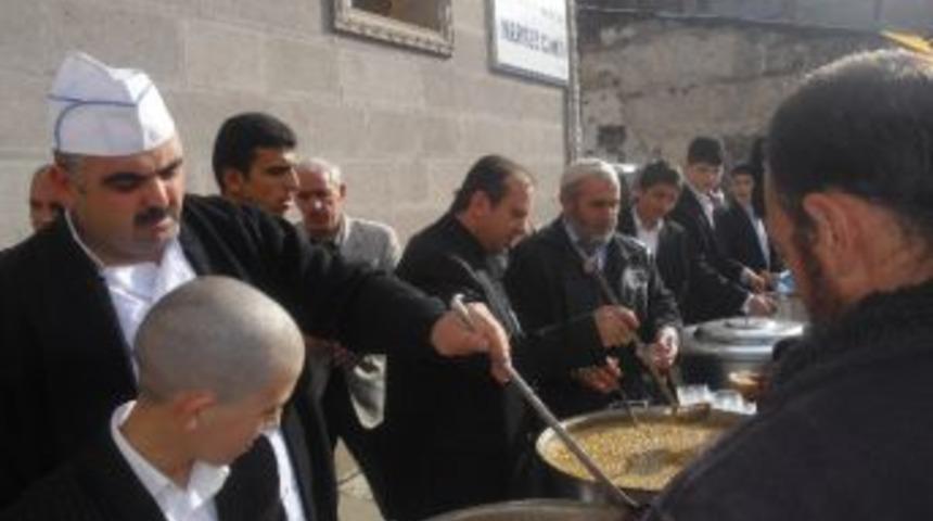 Tortum M&uuml;ft&uuml;l&uuml;ğ&uuml; Aşure Dağıttı