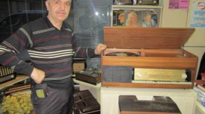 Nostalji Radyolar G&ouml;r&uuml;c&uuml;ye &Ccedil;ıktı