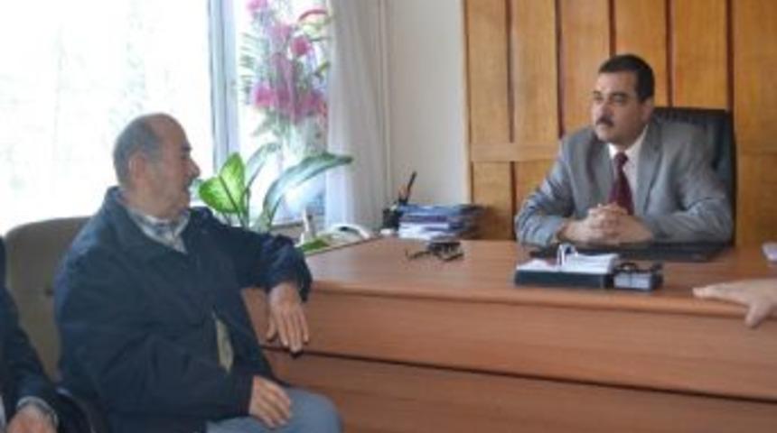 Emekli Eski M&uuml;ft&uuml;, Kula'yı Ziyaret Etti