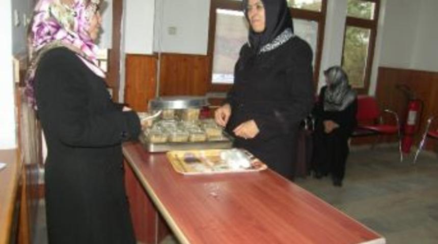 M&uuml;ft&uuml;l&uuml;kten Aşure G&uuml;n&uuml; Kutlaması