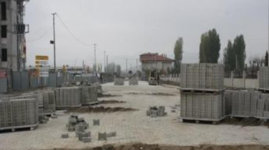 Hastanenin &Ccedil;evre D&uuml;zenleme &Ccedil;alışmaları Devam Ediyor