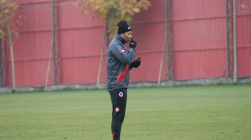 Fuat &Ccedil;apa: Umarım Pazar G&uuml;n&uuml; Ma&ccedil;tan Sonra Sadece Futbol Konuşulur