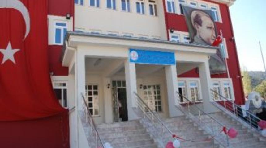 On Derslikli Okul T&ouml;renle A&ccedil;ıldı