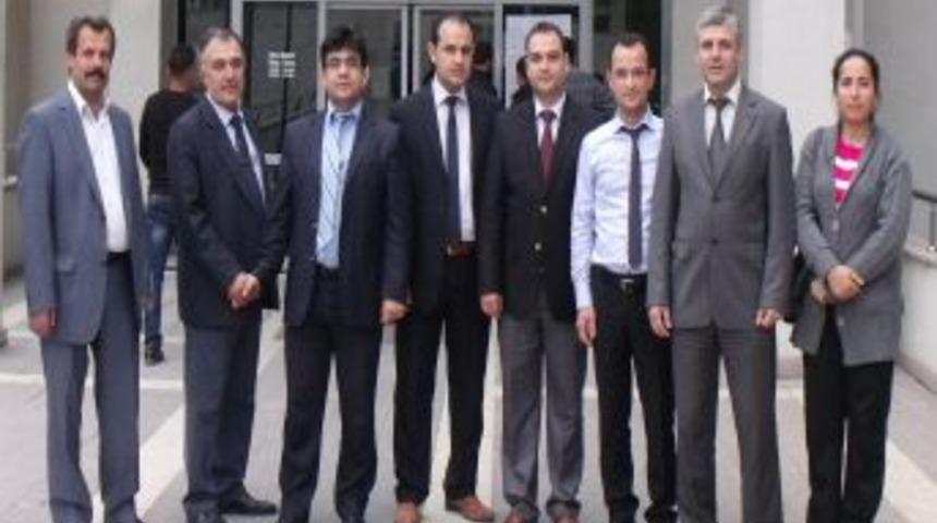 Adliye &Ccedil;alışanlarından Hak Kaybı Protestosu