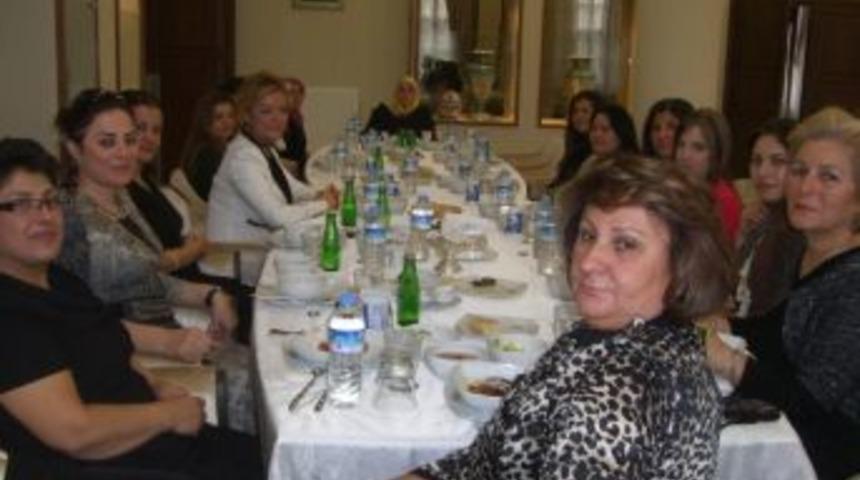 Konak'ta Tanışma Yemeği