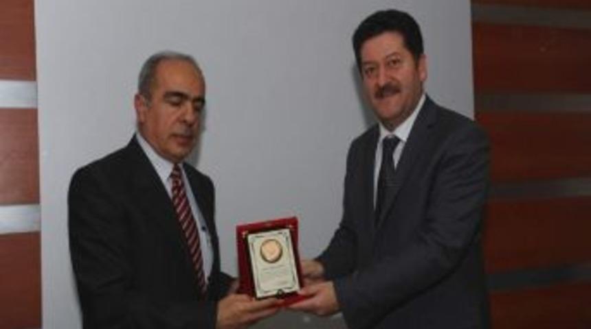 Hastane Personeline Teşekk&uuml;r Plaketi