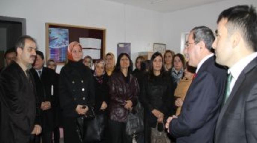 &Uuml;n&uuml;r K&ouml;y&uuml;'nde K&uuml;t&uuml;phane A&ccedil;ıldı