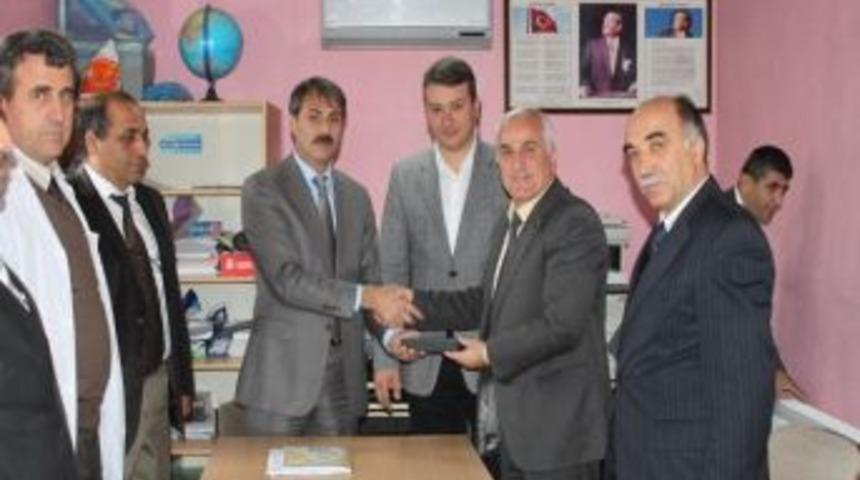 Serdivan'da &Ouml;ğretmenler G&uuml;n&uuml; Kutlandı