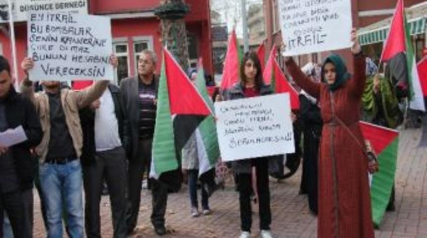 &Uuml;niversite &Ouml;ğrencileri Ve Sivil Toplum &Ouml;rg&uuml;tleri İsrail&rsquo;i Protesto Etti