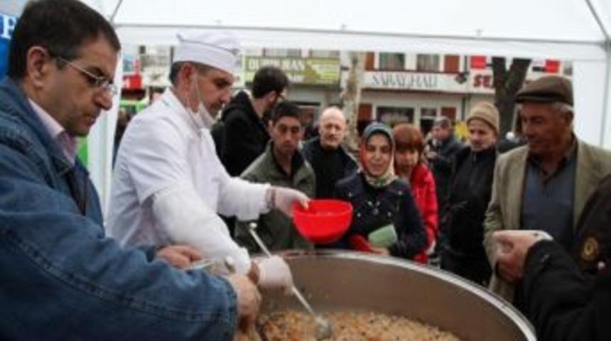 B&uuml;y&uuml;kşehir&rsquo;den Aşure İkramı