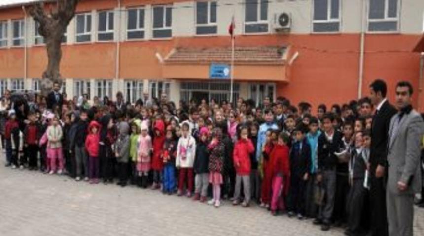 Midyatlı &Ouml;ğrencilerden &Ouml;rnek Davranış