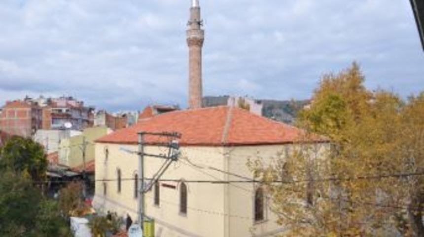 Cemaat Cuma Namazında İmamı Duymazsa