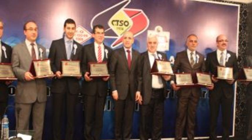 Vergi Rekortmenleri, Bakan Şimşek'in Elinden Plaket Aldı.