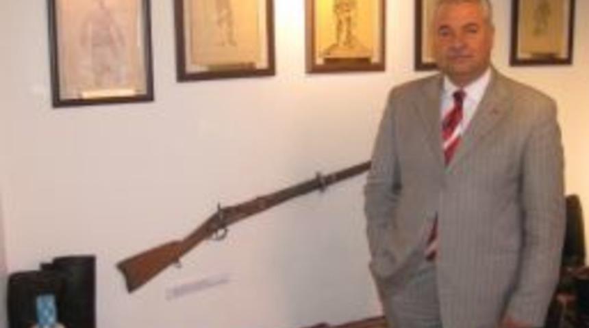 Milli M&uuml;cadele Efeleri, Hat Sanatıyla Tablolara Taşındı