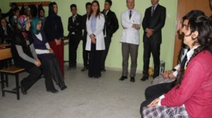 Depremde &Ouml;len &Ouml;ğretmenler K&uuml;rt&ccedil;e Mevlit Ve İlahilerle Anıldı