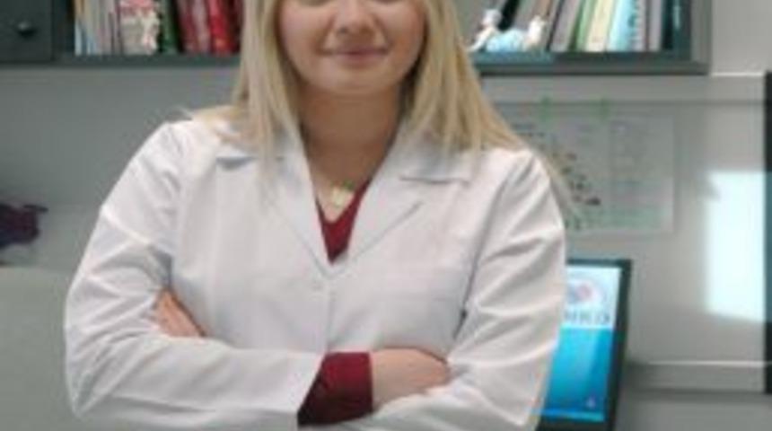 Gribe Karşı Taze Sıkılmış Meyve Suyu Ve Bol Salata