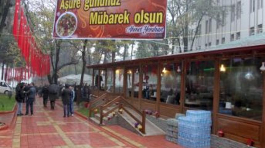 Erbaa&rsquo;da 7 Bin Kişiye Aşure Dağıtıldı