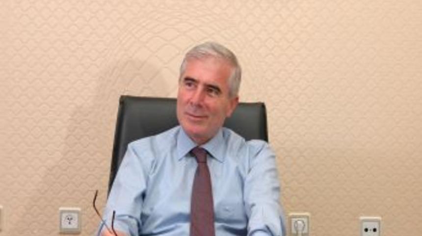 Başkan Yenihan, &Ouml;ğretmenler G&uuml;n&uuml; Mesajı Yayımladı