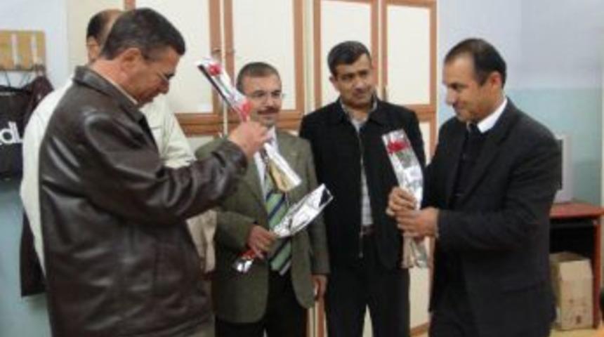 &Ccedil;adır Kentte Eğitim Veren Suriyeli Eğitimcilerin, '&ouml;ğretmenler G&uuml;n&uuml;' Kutlandı