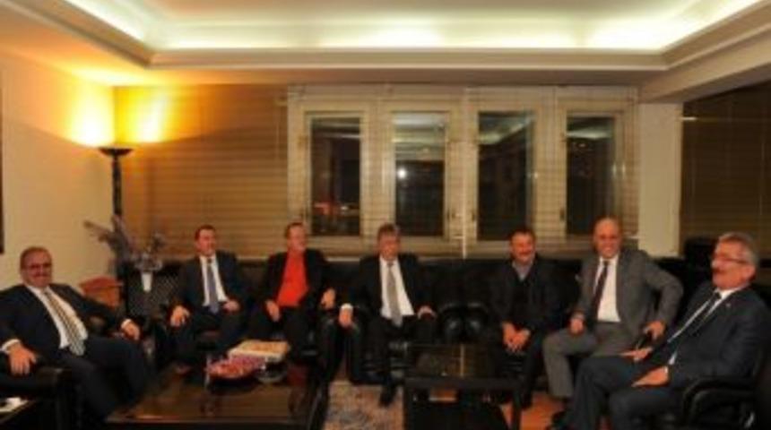 Kocaeli Rizeliler Derneği’nden Vali Karaloğlu’na Ziyaret