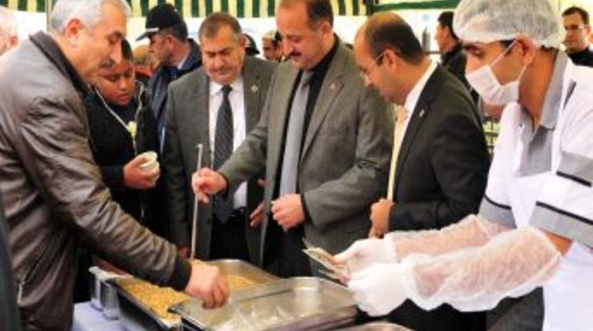 Mamak Belediyesi’nden 20 Bin Kase Aşure