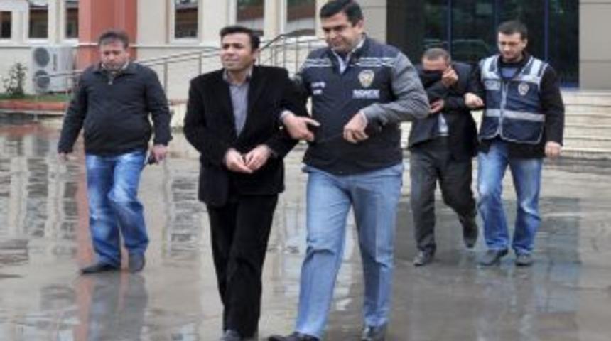 Cami Cemaatini Abdest Alırken Dolandıran Zanlılar Yakalandı