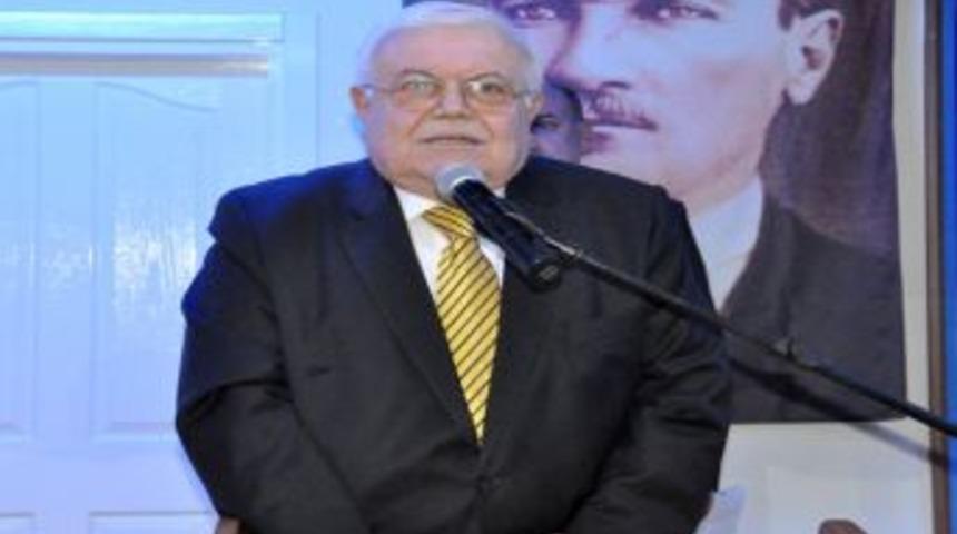 &Ouml;ğretmenler Ak&ccedil;ay Belediyesi'nin Yemeğinde Biraraya Geldi