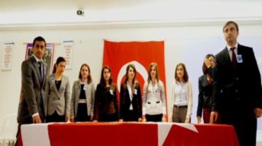 Sarıg&ouml;l&rsquo;de &Ouml;ğretmenler G&uuml;n&uuml; Kutlandı