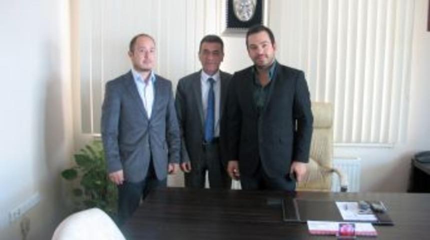 Bergama Ticaret Odası &Ccedil;ocuklara Palto Yardımı Yaptı