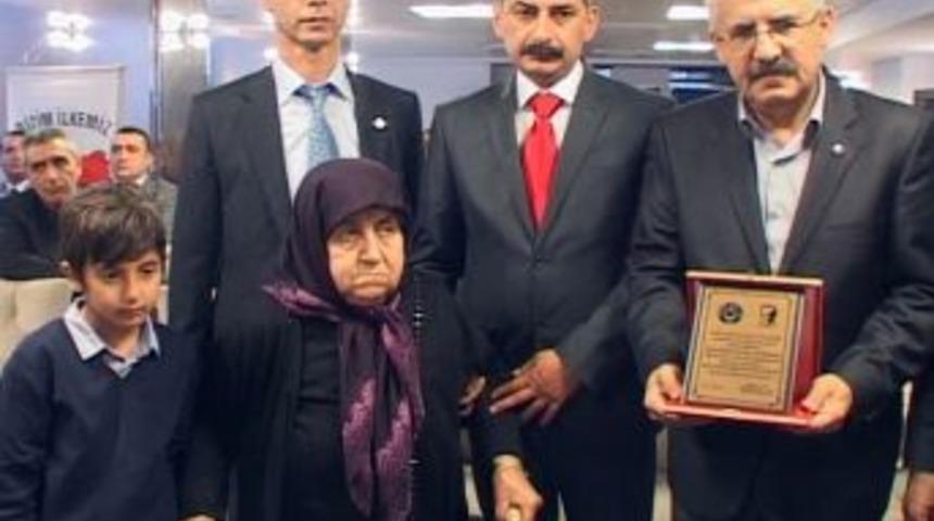 &Ouml;ld&uuml;r&uuml;len Sevilay &Ouml;ğretmen, Yılın &Ouml;ğretmeni Se&ccedil;ildi