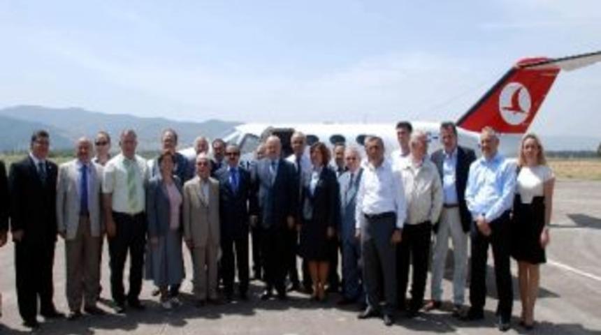 Aydınlılardan &Ccedil;ıldır Havaalanı Tepkisi