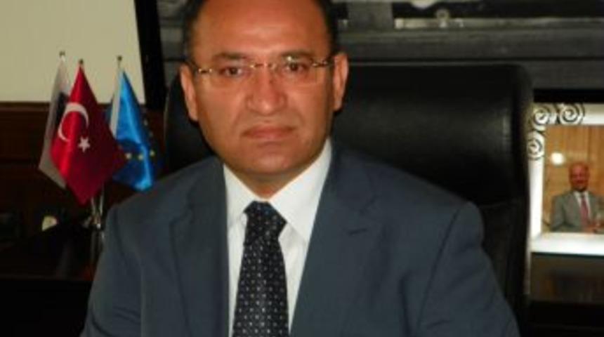 Başbakan Yardımcısı Bozdağ: Yeni Anayasada Genelkurmay MSB'ye Bağlanacak