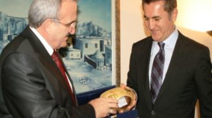 Şişli Belediye Başkanı Mustafa Sarıg&uuml;l Van'da