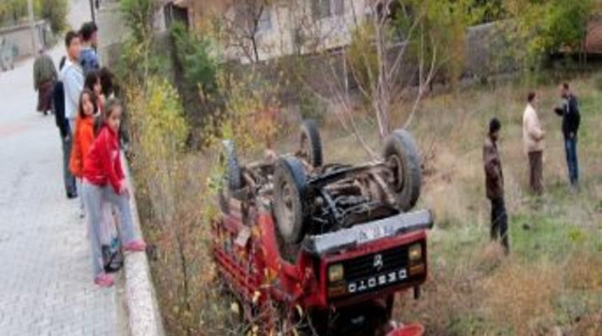 &Ccedil;ankırı'da Trafik Kazası: 5 Yaralı