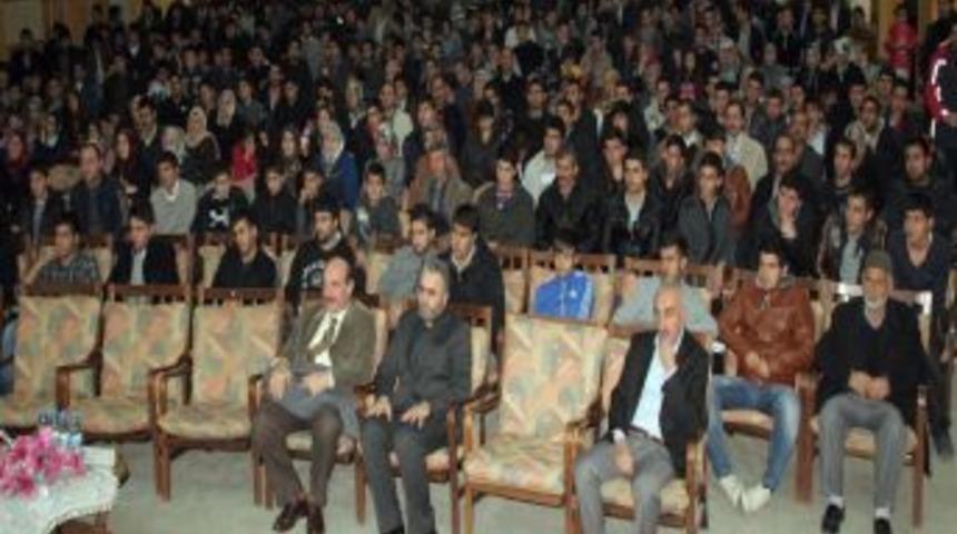 Hekimoğlu İsmail &Uuml;niversite Gen&ccedil;leri Ile Buluştu