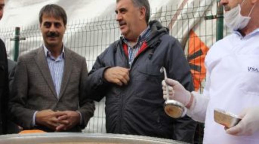 Serdivan Belediyesi&rsquo;nden Aşure İkramı