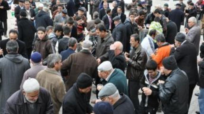 Yerk&ouml;y&rsquo;de Vatandaşlara Aşure İkram Edildi