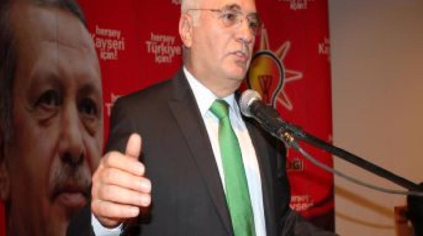 "Belediyeler Yasası Sadece Anayasa'ya Uygunluk Y&ouml;n&uuml;nden Incelenecek"