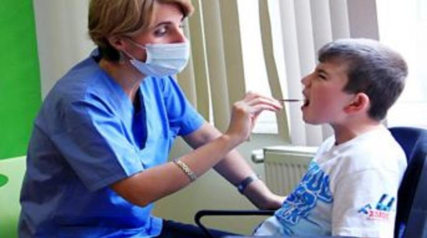 İstanbul Aydın &Uuml;niversitesi&rsquo;nden Engelli &Ccedil;ocuklara Diş Taraması