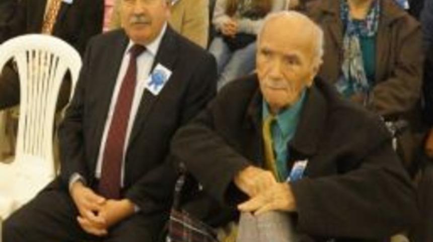 Sarıg&ouml;l'de, 87 Yaşındaki Emekli &Ouml;ğretmen T&ouml;rene Katıldı