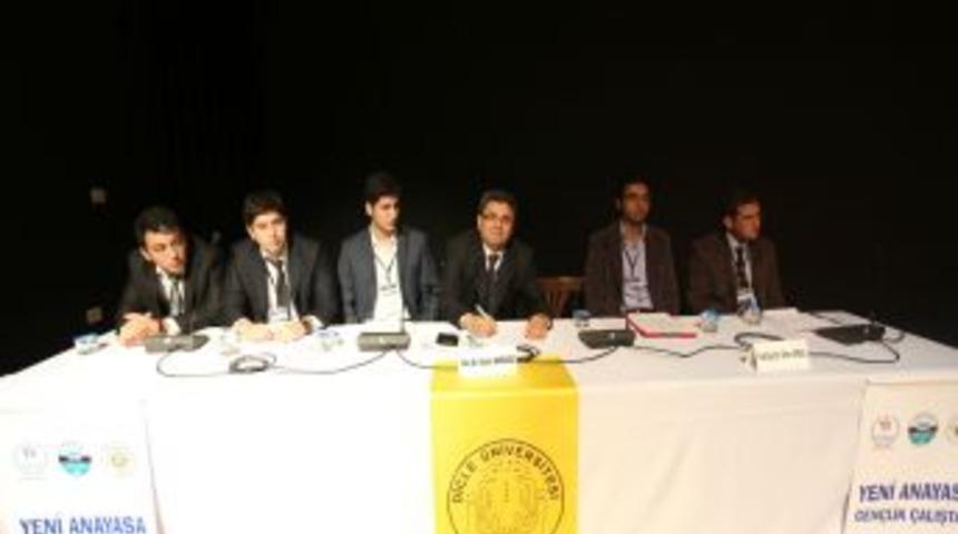 Prof. Eyig&uuml;n: Sivil Anayasada Kast Edilen Demokratik Ve &Ouml;zg&uuml;rl&uuml;k&ccedil;&uuml; Anayasa