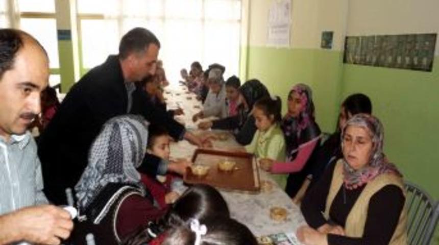 Ufuk Okuma Salonları 5 Bin Kişiye Aşure Dağıttı