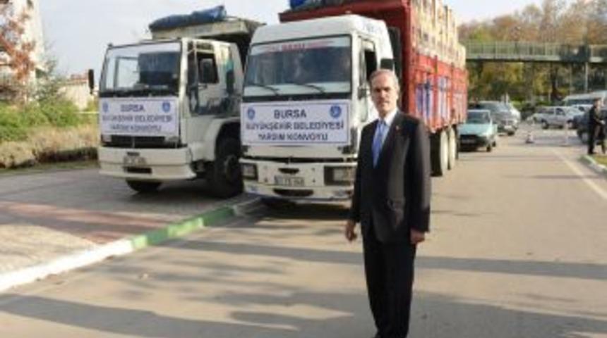 Suriyeli M&uuml;ltecilere Yardım Konvoyu Yola &Ccedil;ıktı