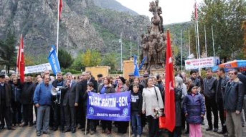 Aşureli &Ouml;ğretmenler G&uuml;n&uuml; Kutlaması