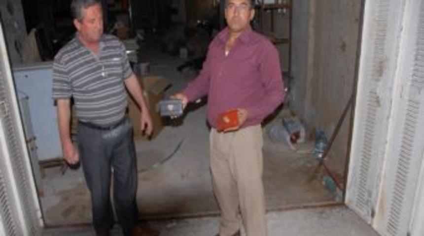 Akb&uuml;k&rsquo;te Hırsızlık İddiası