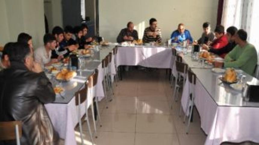 Milli Vanlı Milli Boks&ouml;rler Erzurum Yolunda